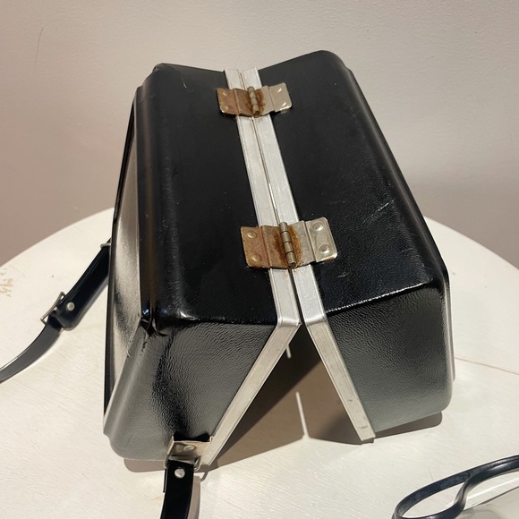 Vintage 60s Polaroid Model 20 "Swinger" Land Camera and Black Case - Picture 10 of 16